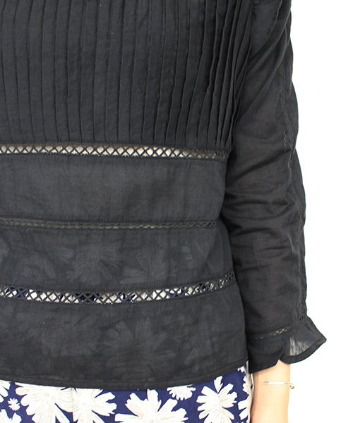 mystic（ミスティック）の「ピンタック長袖フリルブラウス（シャツ/ブラウス・レディース・オフホワイト/ブラック/ブルー/ピンク/エメラルド・FREE）」の11枚目の写真