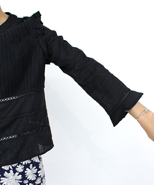 mystic（ミスティック）の「ピンタック長袖フリルブラウス（シャツ/ブラウス・レディース・オフホワイト/ブラック/ブルー/ピンク/エメラルド・FREE）」の12枚目の写真