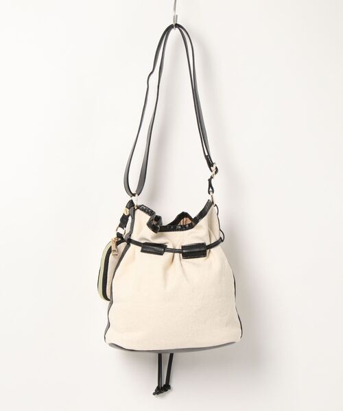 Samansa Mos2 blue（サマンサモスモスブルー）の「ラウンドポーチ付ショルダーバッグ（ショルダーバッグ・レディース・ブラック/ベージュ/オフホワイト・ﾌﾘ-）」の4枚目の写真