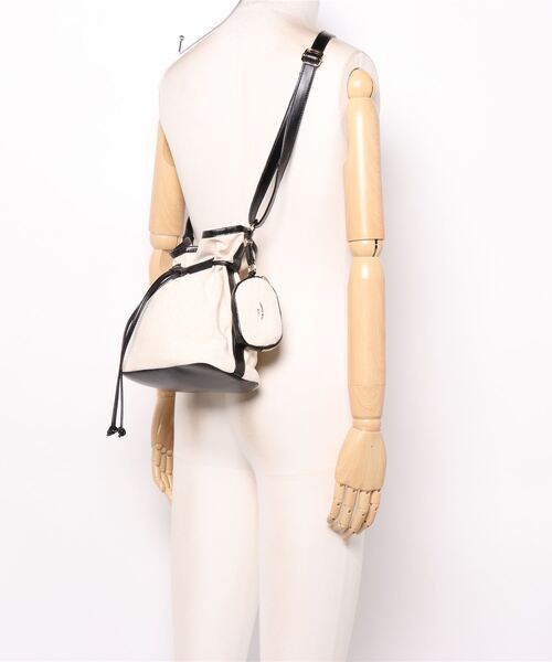 Samansa Mos2 blue（サマンサモスモスブルー）の「ラウンドポーチ付ショルダーバッグ（ショルダーバッグ・レディース・ブラック/ベージュ/オフホワイト・ﾌﾘ-）」の7枚目の写真