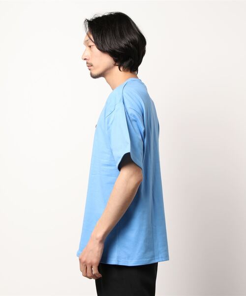 AZUL by moussy（アズールバイマウジー）の「AZUL BOX LOGO TEE