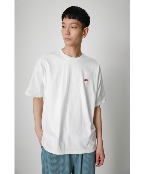 AZUL by moussy(アズールバイマウジー)の「AZUL BOX LOGO TEE/アズールボックスロゴTシャツ(Tシャツ/カットソー・メンズ・ホワイト/ライトブルー/ブラック・MEDIUM/SMALL/LARGE)」の2枚目の写真