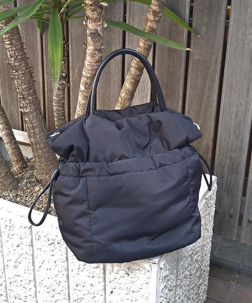 cache cache(カシュ カシュ)の「カシュカシュ cachecache / ミニ巾着ショルダー付きパファートート(トートバッグ・レディース・ベージュ/ブラック/オリーブ/アイボリー/オレンジ・FREE)」の3枚目の写真