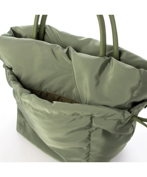 cache cache(カシュ カシュ)の「カシュカシュ cachecache / ミニ巾着ショルダー付きパファートート(トートバッグ・レディース・ベージュ/ブラック/オリーブ/アイボリー/オレンジ・FREE)」の20枚目の写真