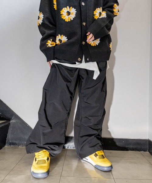 NYLAUS（ナイラス）の「別注 ルーズ スノー パンツ（チノパンツ・メンズ・ホワイト/ブラック/レッド/イエロー/オレンジ/グリーン・LL/L/M）」の3枚目の写真