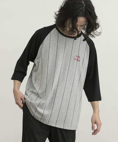 URBAN RESEARCH(アーバンリサーチ)の「URBAN RESEARCH iD ストライプラグランLOGO Tシャツ(Tシャツ/カットソー・メンズ・ホワイト系その他/グレー系その他・LARGE/MEDIUM)」の4枚目の写真