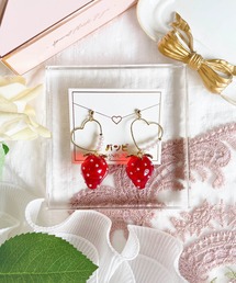 【バンピ】ハートフープストロベリーピアス