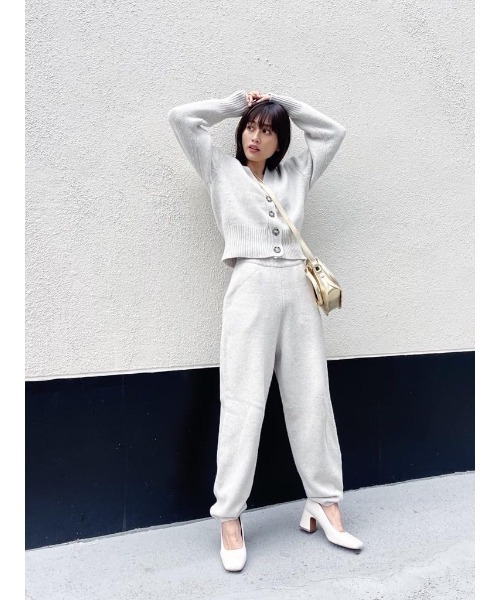 MOUSSY（マウジー）の「WOOL PUFF SLEEVE カーディガン（カーディガン/ボレロ・レディース・カーキ/チャコールグレー/アイボリー・FREE）」の17枚目の写真