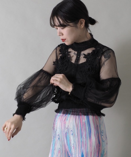 Bloom Closet（ブルームクローゼット）の「ヴィンテージレースチュールハイネックプルオーバー（シャツ/ブラウス・レディース・ブラック/パープル/グレー/ブルー/アイボリー・FREE）」の3枚目の写真