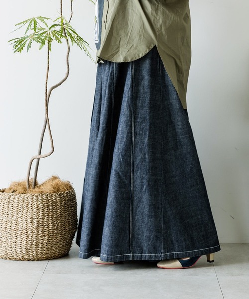 【美品】iS ScoLar イズスカラー 蝶刺繍カーゴパンツ イズスカラー is scolar 552254：数字と花蝶 総柄パンツ