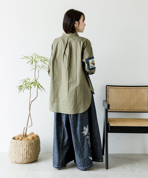 【美品】iS ScoLar イズスカラー 蝶刺繍カーゴパンツ イズスカラー is scolar 552254：数字と花蝶 総柄パンツ