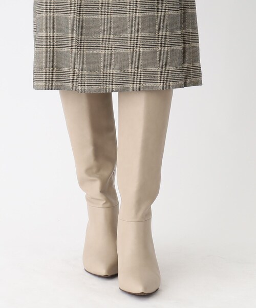 index(インデックス)の「◆ポインテッドトゥロングブーツ(ブーツ・レディース・ベージュ/ブラック・02/03)」の18枚目の写真