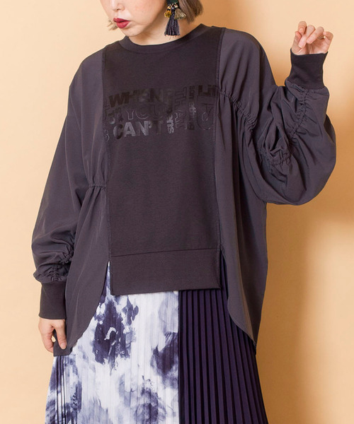 OSMOSIS(オズモーシス)の「【WEB限定アイテム】プリント切替ギャザープルオーバー(スウェット・レディース・ブラック/ライトベージュ/チャコール・ONE SIZE)」の3枚目の写真