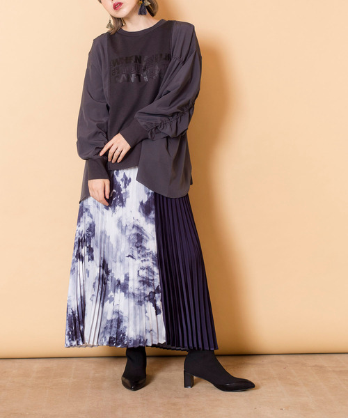 OSMOSIS(オズモーシス)の「【WEB限定アイテム】プリント切替ギャザープルオーバー(スウェット・レディース・ブラック/ライトベージュ/チャコール・ONE SIZE)」の10枚目の写真