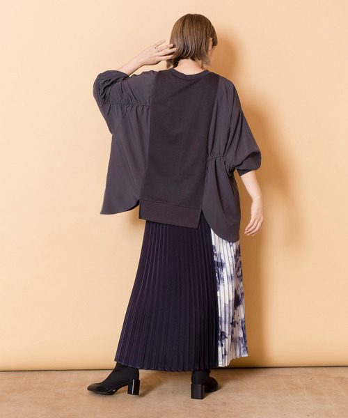 OSMOSIS(オズモーシス)の「【WEB限定アイテム】プリント切替ギャザープルオーバー(スウェット・レディース・ブラック/ライトベージュ/チャコール・ONE SIZE)」の14枚目の写真