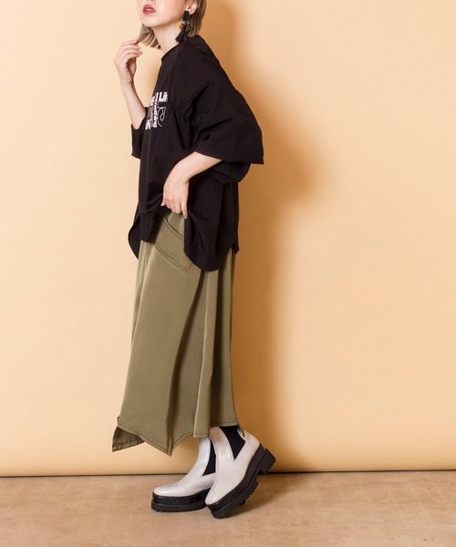 OSMOSIS(オズモーシス)の「【WEB限定アイテム】プリント切替ギャザープルオーバー(スウェット・レディース・ブラック/ライトベージュ/チャコール・ONE SIZE)」の21枚目の写真