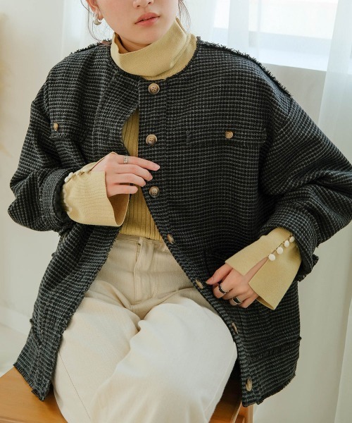 Bab(バブ)の「パイピング袖スリットタートルネックニットプルオーバー(ニット/セーター・レディース・アイボリー/イエロー/レッド/ブラック・FREE)」の10枚目の写真