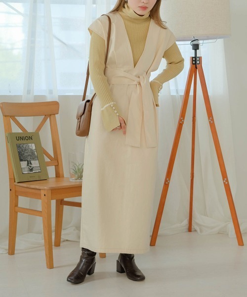 Bab(バブ)の「パイピング袖スリットタートルネックニットプルオーバー(ニット/セーター・レディース・アイボリー/イエロー/レッド/ブラック・FREE)」の13枚目の写真