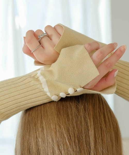 Bab(バブ)の「パイピング袖スリットタートルネックニットプルオーバー(ニット/セーター・レディース・アイボリー/イエロー/レッド/ブラック・FREE)」の14枚目の写真