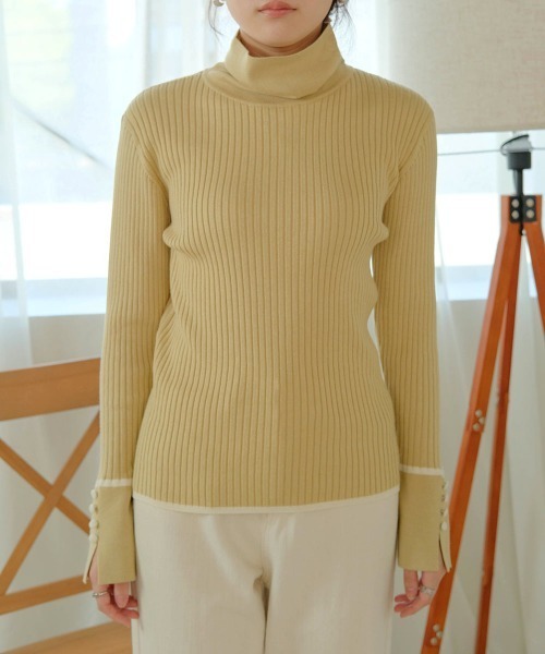 Bab(バブ)の「パイピング袖スリットタートルネックニットプルオーバー(ニット/セーター・レディース・アイボリー/イエロー/レッド/ブラック・FREE)」の16枚目の写真