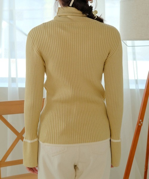 Bab(バブ)の「パイピング袖スリットタートルネックニットプルオーバー(ニット/セーター・レディース・アイボリー/イエロー/レッド/ブラック・FREE)」の18枚目の写真