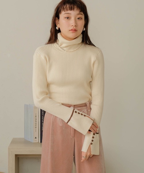 Bab(バブ)の「パイピング袖スリットタートルネックニットプルオーバー(ニット/セーター・レディース・アイボリー/イエロー/レッド/ブラック・FREE)」の22枚目の写真