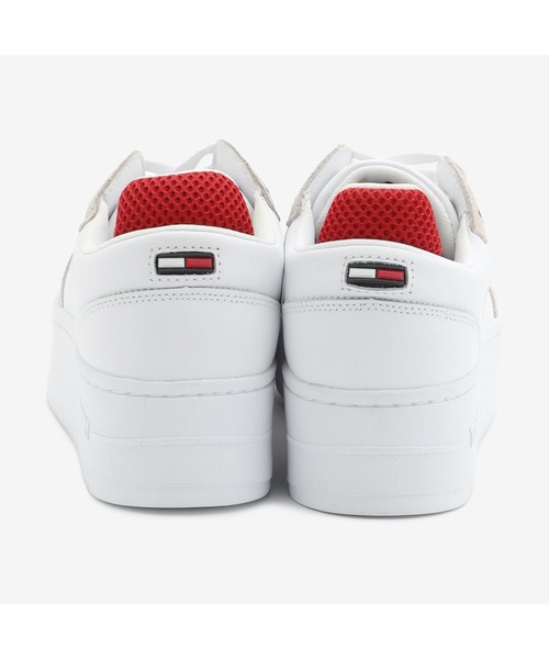 tommy jeans(トミー ジーンズ)の「アイコニックフラットフォームスニーカー(スニーカー・レディース・ホワイト・23cm/23.5cm/24cm/24.5cm)」の2枚目の写真