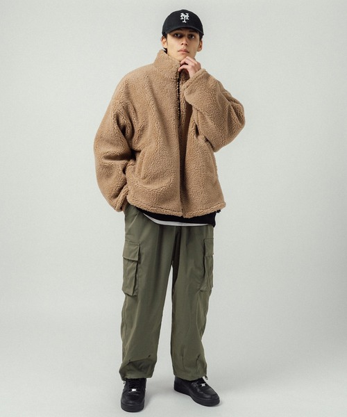 Ressaca（レサーカ）の「オーバーサイズ スタンドカラー 2Wayリバーシブルボアフリースブルゾン（ブルゾン・メンズ・ブルー/ダークグリーン/ブラック/グリーン/ベージュ/イエロー・M/L）」の10枚目の写真