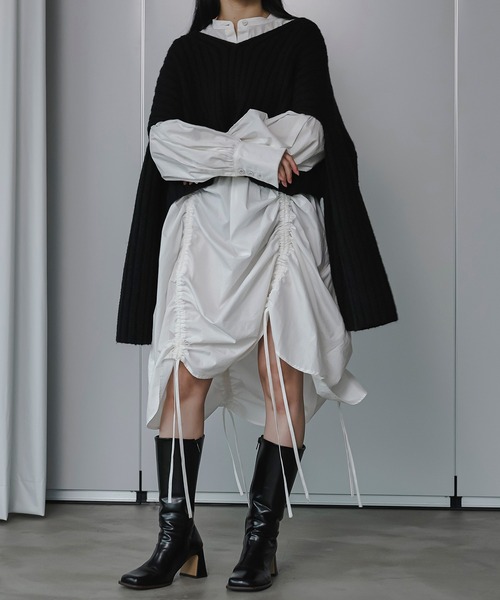 Ezick(エジック)の「Arm slit ワイドリブショートニット(ニット/セーター・レディース・オフホワイト/ブルー/ブラック・FREE)」の9枚目の写真