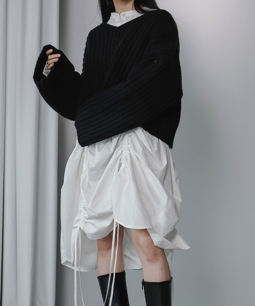 Ezick(エジック)の「Arm slit ワイドリブショートニット(ニット/セーター・レディース・オフホワイト/ブルー/ブラック・FREE)」の22枚目の写真
