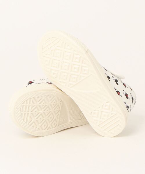 URBAN CHERRY（アーバンチェリー）の「ディズニー/総柄デザインスニーカー（スニーカー・キッズ・ベージュ/ホワイト・16.0cm/17.0cm/18.0cm/19.0cm/20.0cm/21.0cm）」の3枚目の写真