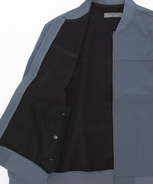 GIORDANO（ジョルダーノ）の「[ GIORDANO ] ソフトシェルブルゾン | 撥水/ストレッチ/防風/裏地フリース  (ユニセックス)（ブルゾン・レディース・ブラック/ブルー・MEDIUM/LARGE/X-LARGE）」の8枚目の写真