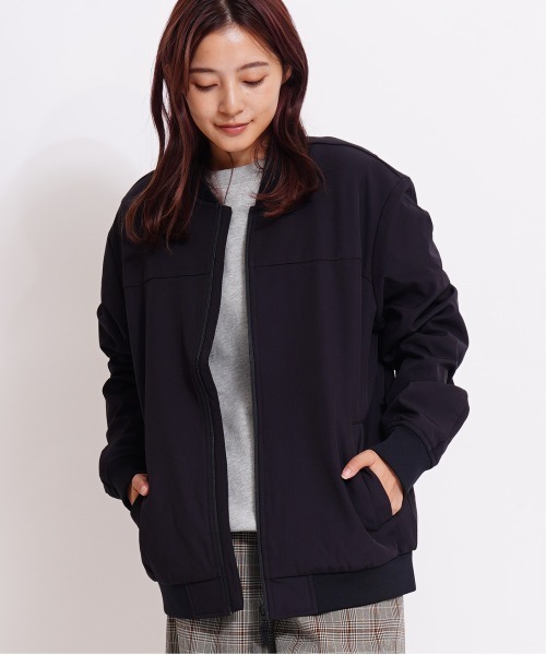 GIORDANO（ジョルダーノ）の「[ GIORDANO ] ソフトシェルブルゾン | 撥水/ストレッチ/防風/裏地フリース  (ユニセックス)（ブルゾン・レディース・ブラック/ブルー・MEDIUM/LARGE/X-LARGE）」の2枚目の写真