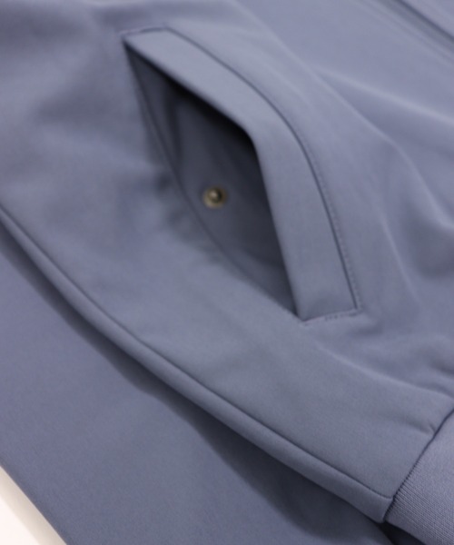 GIORDANO（ジョルダーノ）の「[ GIORDANO ] ソフトシェルブルゾン | 撥水/ストレッチ/防風/裏地フリース  (ユニセックス)（ブルゾン・レディース・ブラック/ブルー・MEDIUM/LARGE/X-LARGE）」の17枚目の写真