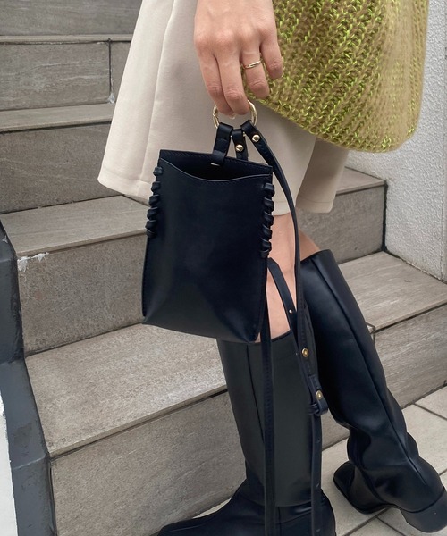 CAPRICIEUX LE'MAGE（カプリシューレマージュ）の「ステッチスマホショルダー（ショルダーバッグ・レディース・ブラック/アイボリー/ブラウン/グレイッシュベージュ・FREE）」の17枚目の写真