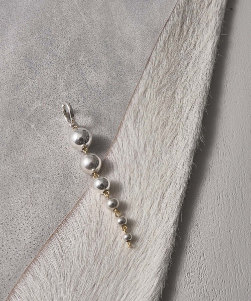 and cloud(アンドクラウド)の「Gradation Ball Chain Earring L / Single(イヤリング・レディース・シルバー系その他・FREE)」の1枚目の写真