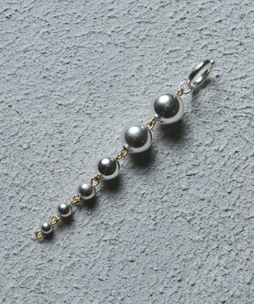 and cloud(アンドクラウド)の「Gradation Ball Chain Earring L / Single(イヤリング・レディース・シルバー系その他・FREE)」の3枚目の写真