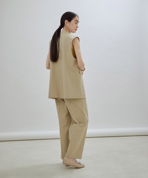 SALON adam et rope'（サロン アダム エ ロペ）の「【セットアップ対応・WEB限定】[洗える]イージーストレートパンツ（その他パンツ・レディース・チャコールグレー/ベージュ・FREE）」の10枚目の写真