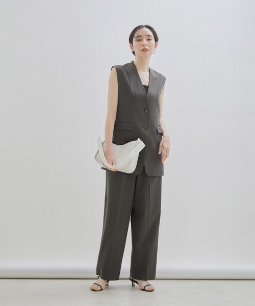 SALON adam et rope'（サロン アダム エ ロペ）の「【セットアップ対応・WEB限定】[洗える]イージーストレートパンツ（その他パンツ・レディース・チャコールグレー/ベージュ・FREE）」の20枚目の写真