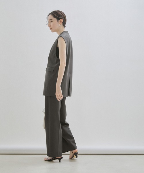 SALON adam et rope'（サロン アダム エ ロペ）の「【セットアップ対応・WEB限定】[洗える]イージーストレートパンツ（その他パンツ・レディース・チャコールグレー/ベージュ・FREE）」の21枚目の写真