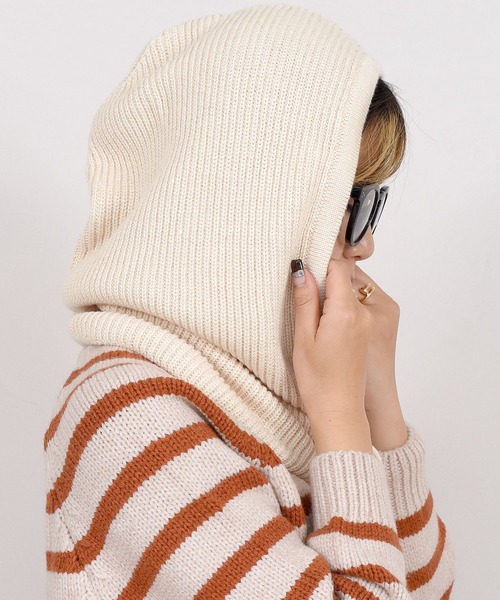 DAY CLOSET（デイ クローゼット）の「レディース 2WAYリブニットバラクラバ（ネックウォーマー/スヌード・メンズ・ライトグレー/ワインレッド/グレー/イエロー/ブラック/ネイビー/キャメル/ブラウン/レッド/アイボリー/グレイッシュベージュ・ONE SIZE）」の3枚目の写真