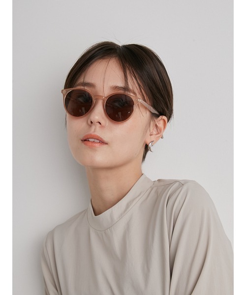 emmi（エミ）の「【emmi atelier】カラーレンズサングラス（サングラス・レディース・クリア/ブラック/ブラウン・FREE）」の2枚目の写真