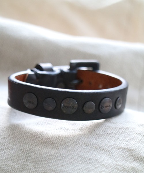 An+u（アンユー）の「姫路オイルレザー ベルト バングル（バングル/リストバンド・メンズ・ブラック・ONE SIZE）」の3枚目の写真