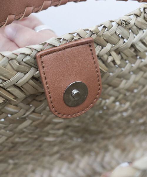 fredy emue(フレディエミュ)の「2wayスクエアカゴショルダーバッグ(ショルダーバッグ・レディース・キャメル/シルバー・FREE)」の14枚目の写真