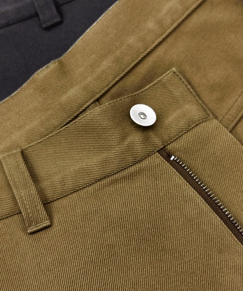 KIIT(キート)の「KIIT キート / SENTER SLIT PANTS センタースリットパンツ / KIP-P93B-005(チノパンツ・メンズ・カーキ/チャコール・1/2/3)」の9枚目の写真