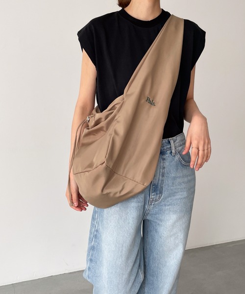 CANAL JEAN（キャナルジーン）の「choice_cnl(チョイス) "Pals."刺繍ショルダーバッグ（ショルダーバッグ・レディース・ベージュ/ブラック/チャコールグレー・ONE SIZE）」の3枚目の写真