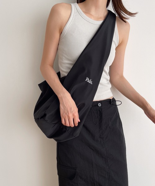 CANAL JEAN（キャナルジーン）の「choice_cnl(チョイス) "Pals."刺繍ショルダーバッグ（ショルダーバッグ・レディース・ベージュ/ブラック/チャコールグレー・ONE SIZE）」の2枚目の写真