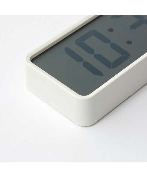 無印良品（ムジルシリョウヒン）の「デジタル時計・中（アラーム機能付）　ホワイト／型番：ＭＪ‐ＤＣＭＷ１（置時計・メンズ・ホワイト・中）」の3枚目の写真