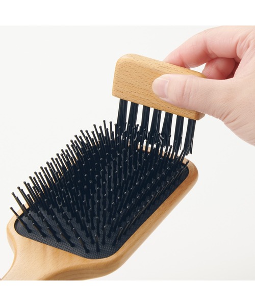 無印良品(ムジルシリョウヒン)の「ブナ材頭皮ケアブラシ 全長約23.5cm(ヘアブラシ・レディース・ナチュラル・FREE)」の3枚目の写真