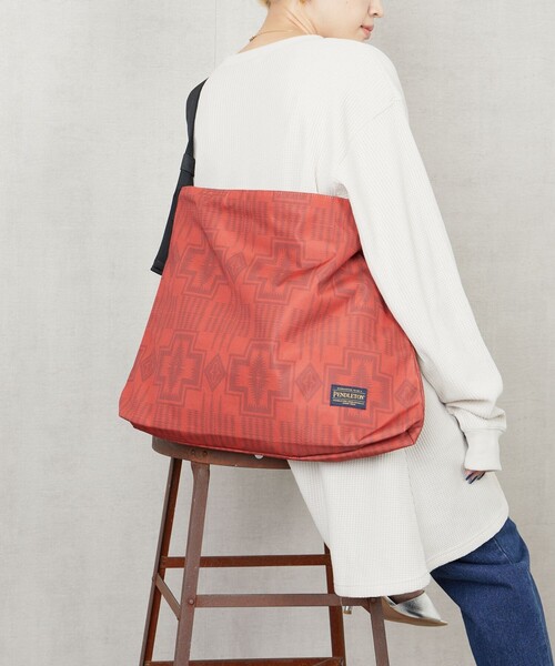 FREAK'S STORE（フリークスストア）の「PENDLETON×FREAK'S STORE/ペンドルトン 限定展開　別注MESSENGER BAG/メッセンジャーバック（メッセンジャーバッグ・レディース・ブラック/オレンジ/オリーブ・ONE SIZE）」の12枚目の写真